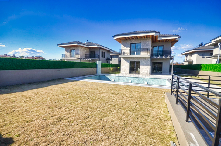 فيلا 4+1 في منطقة فتحية 