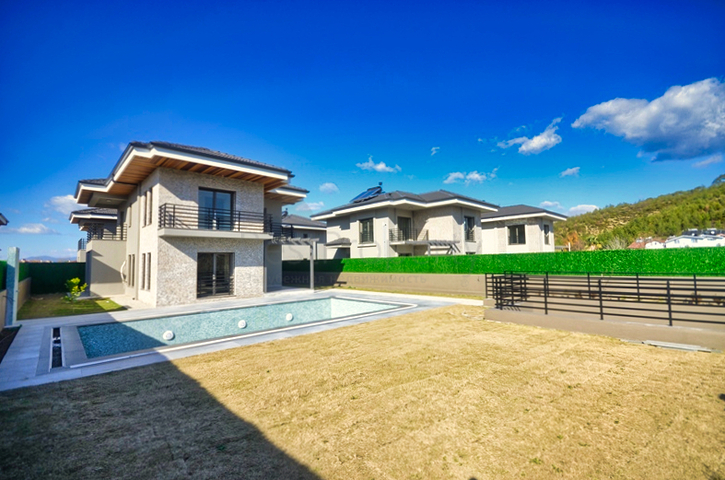 فيلا 4+1 في منطقة فتحية 