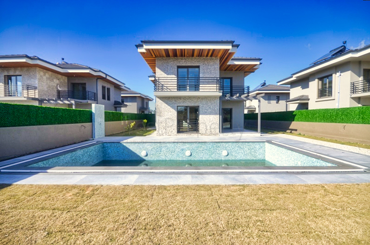 فيلا 4+1 في منطقة فتحية 