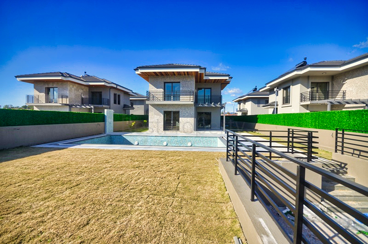 فيلا 4+1 في منطقة فتحية 