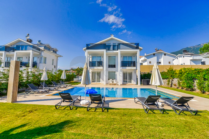 فيلا 4+1 في منطقة فتحية 