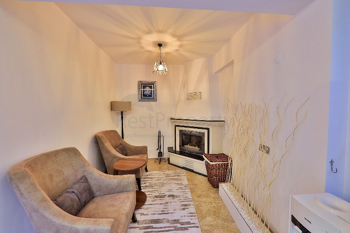 فيلا بحمام سباحة 5+1 في منطقة فتحية 