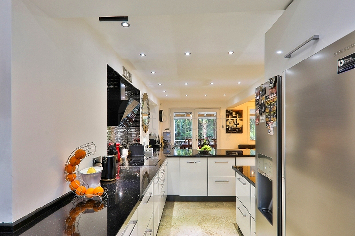 فيلا بحمام سباحة 5+1 في منطقة فتحية 