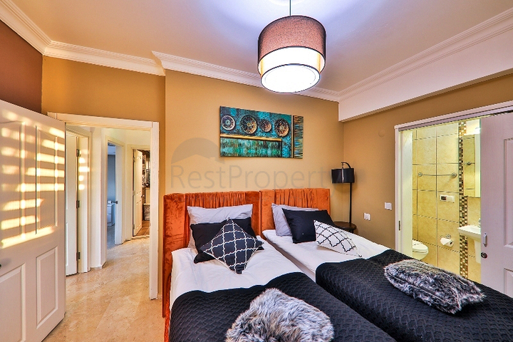 فيلا بحمام سباحة 5+1 في منطقة فتحية 