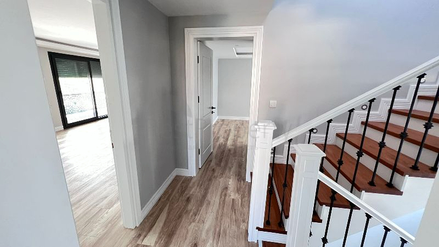 فيلا 5+1 غير مفروشة في منطقة فتحية 