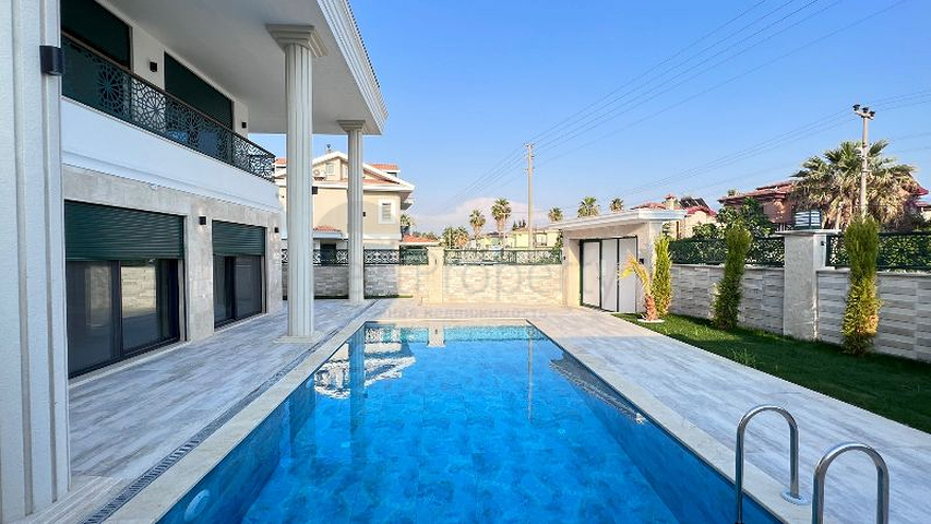 فيلا 5+1 غير مفروشة في منطقة فتحية 