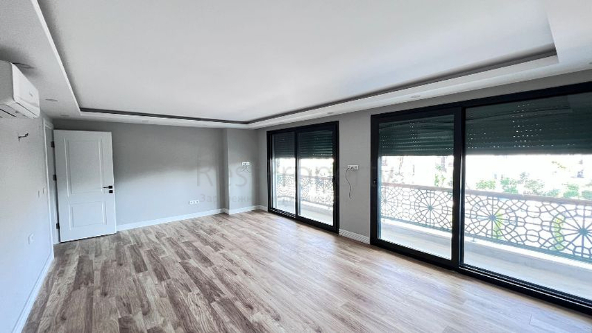 فيلا 5+1 غير مفروشة في منطقة فتحية 