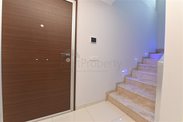 دوبلكس فاخرة ضمن مجمع حديث - قريبة من البحر / مهموتلار / الانيا 