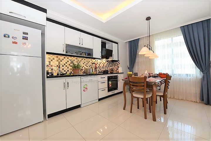 دوبلكس فاخرة ضمن مجمع حديث - قريبة من البحر / مهموتلار / الانيا 