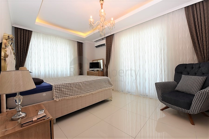 دوبلكس فاخرة ضمن مجمع حديث - قريبة من البحر / مهموتلار / الانيا 