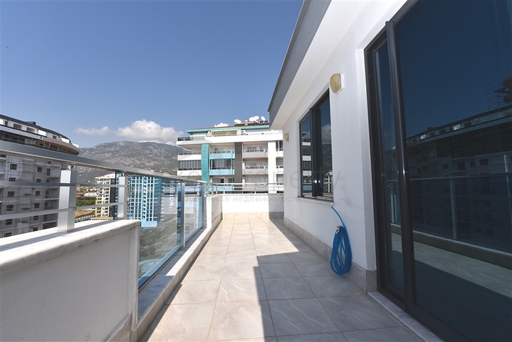 دوبلكس فاخرة ضمن مجمع حديث - قريبة من البحر / مهموتلار / الانيا 