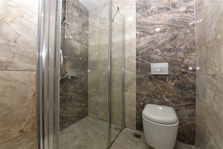 دوبلكس فاخرة ضمن مجمع حديث - قريبة من البحر / مهموتلار / الانيا 