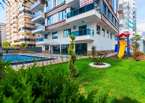 دوبلكس فاخرة ضمن مجمع حديث - قريبة من البحر / مهموتلار / الانيا 