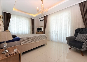 دوبلكس فاخرة ضمن مجمع حديث - قريبة من البحر / مهموتلار / الانيا 