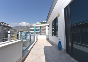 دوبلكس فاخرة ضمن مجمع حديث - قريبة من البحر / مهموتلار / الانيا 