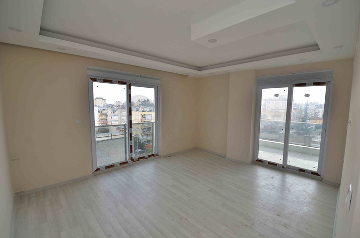 شقة فسيحة 3 + 1 في وسط مدينة أنطاليا