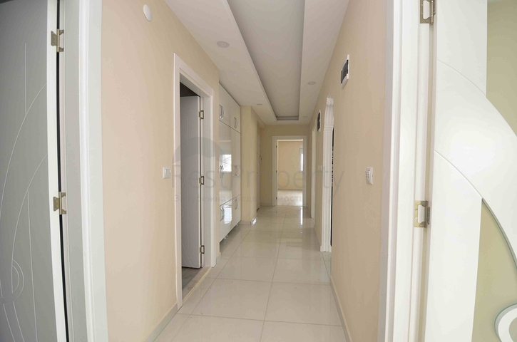 شقة فسيحة 3 + 1 في وسط مدينة أنطاليا