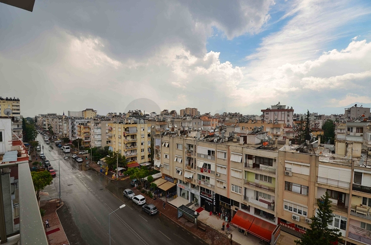 شقة فسيحة 3 + 1 في وسط مدينة أنطاليا