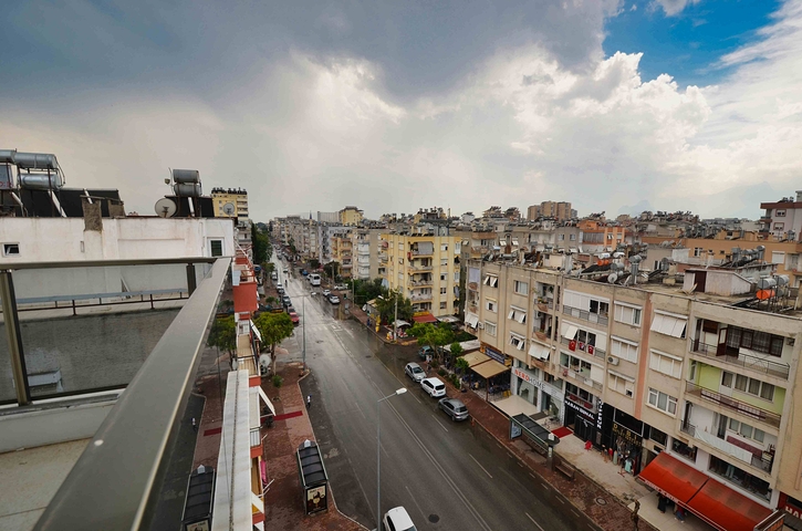 شقة فسيحة 3 + 1 في وسط مدينة أنطاليا