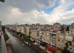 شقة فسيحة 3 + 1 في وسط مدينة أنطاليا