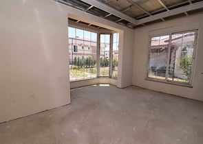 فيلا جديدة 4 + 1 في دوشيمالتي-منطقة أنطاليا 