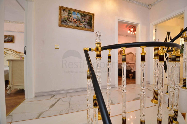 فلل فاخرة ، تخطيط 5 + 2 في ساريسو - حي أنطاليا 