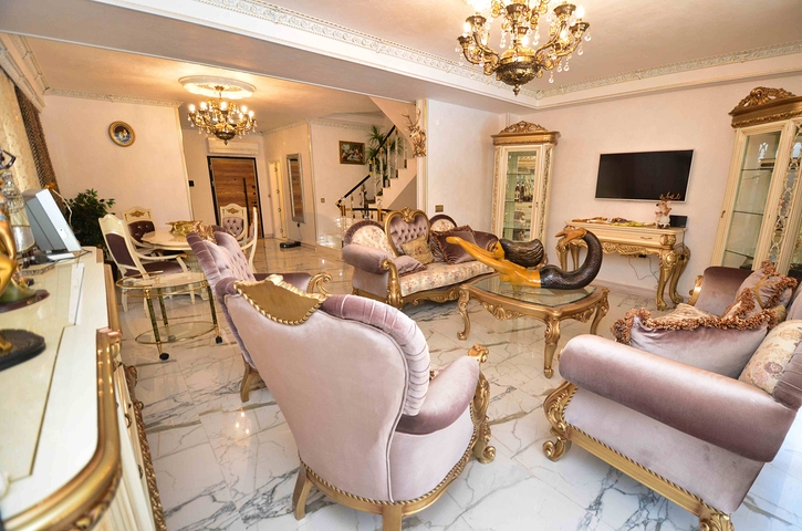 فلل فاخرة ، تخطيط 5 + 2 في ساريسو - حي أنطاليا 