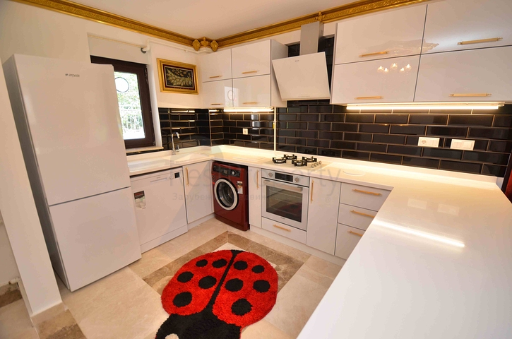 فلل فاخرة ، تخطيط 5 + 2 في ساريسو - حي أنطاليا 