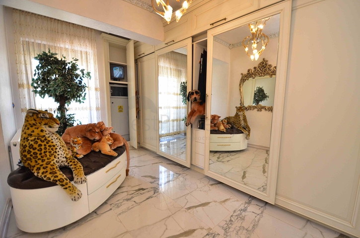 فلل فاخرة ، تخطيط 5 + 2 في ساريسو - حي أنطاليا 