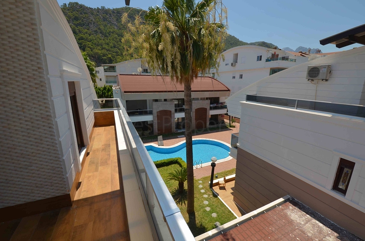 فلل فاخرة ، تخطيط 5 + 2 في ساريسو - حي أنطاليا 