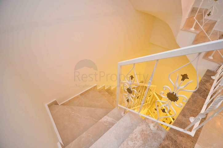 فلل فاخرة ، تخطيط 5 + 2 في ساريسو - حي أنطاليا 