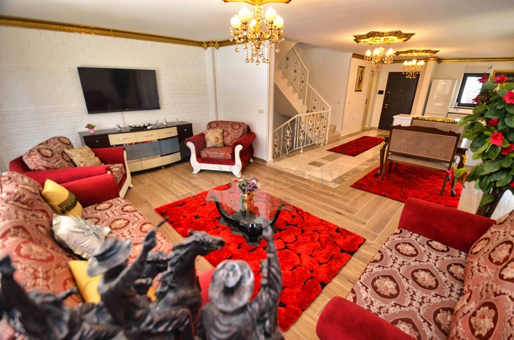 فلل فاخرة ، تخطيط 5 + 2 في ساريسو - حي أنطاليا 