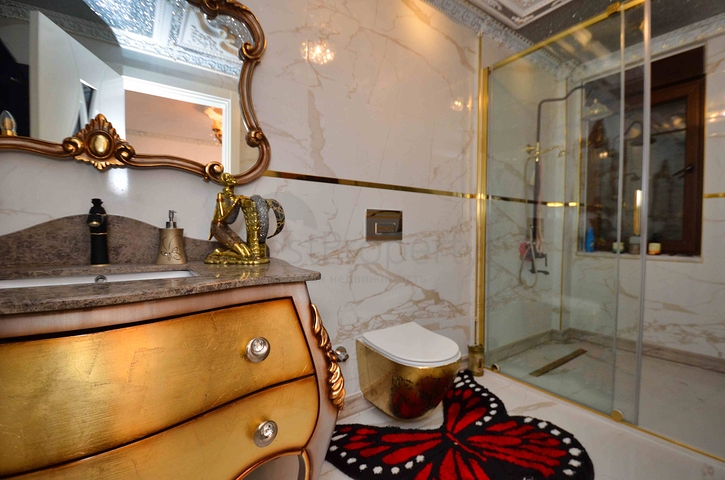 فلل فاخرة ، تخطيط 5 + 2 في ساريسو - حي أنطاليا 