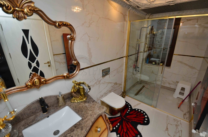 فلل فاخرة ، تخطيط 5 + 2 في ساريسو - حي أنطاليا 