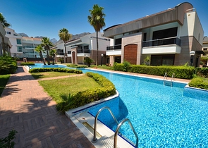 فلل فاخرة ، تخطيط 5 + 2 في ساريسو - حي أنطاليا 