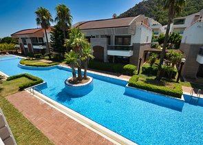 فلل فاخرة ، تخطيط 5 + 2 في ساريسو - حي أنطاليا 