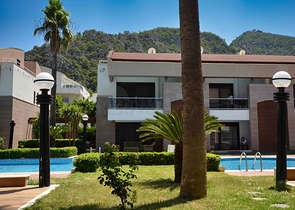 فلل فاخرة ، تخطيط 5 + 2 في ساريسو - حي أنطاليا 