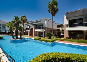 فلل فاخرة ، تخطيط 5 + 2 في ساريسو - حي أنطاليا 