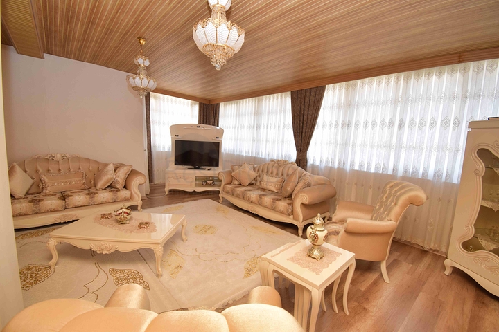 شقة دوبلكس 5 + 2 في وسط مدينة أنطاليا