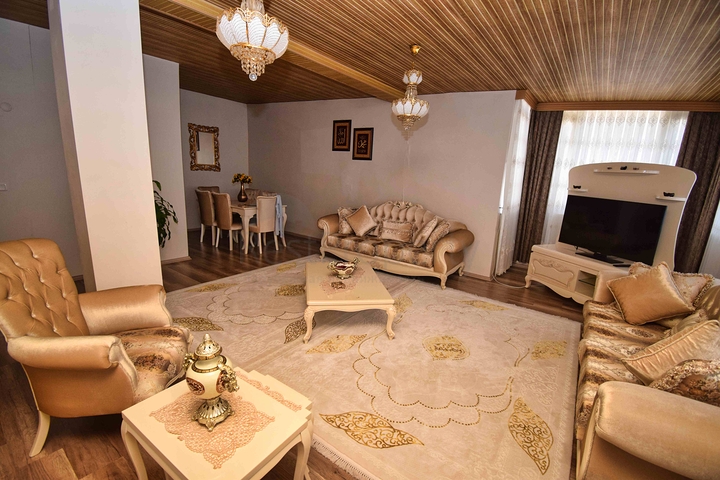 شقة دوبلكس 5 + 2 في وسط مدينة أنطاليا