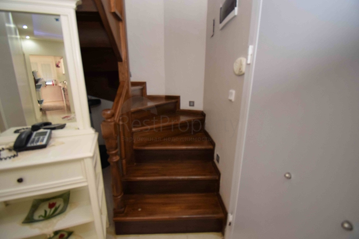 شقة دوبلكس 5 + 2 في وسط مدينة أنطاليا