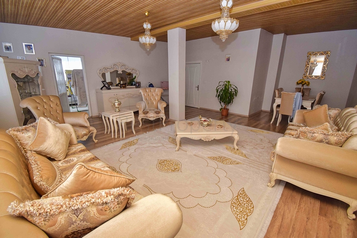 شقة دوبلكس 5 + 2 في وسط مدينة أنطاليا