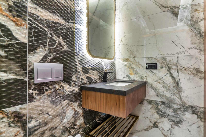 فيلا فسيحة 6 + 1 في منطقة دوشيميالتي-أنطاليا 