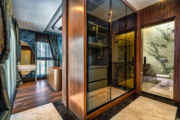 فيلا فسيحة 6 + 1 في منطقة دوشيميالتي-أنطاليا 