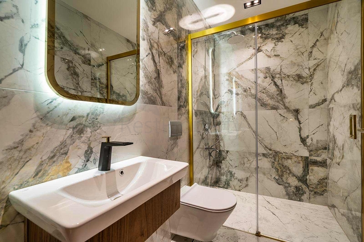 فيلا فسيحة 6 + 1 في منطقة دوشيميالتي-أنطاليا 