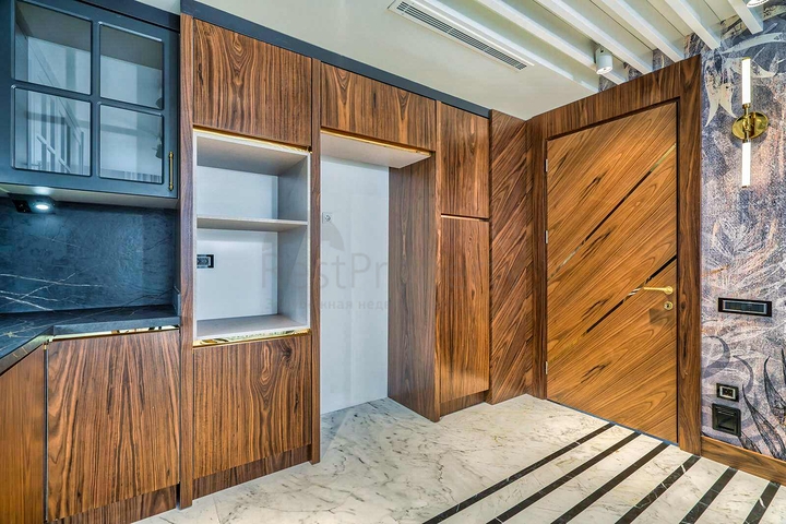 فيلا فسيحة 6 + 1 في منطقة دوشيميالتي-أنطاليا 