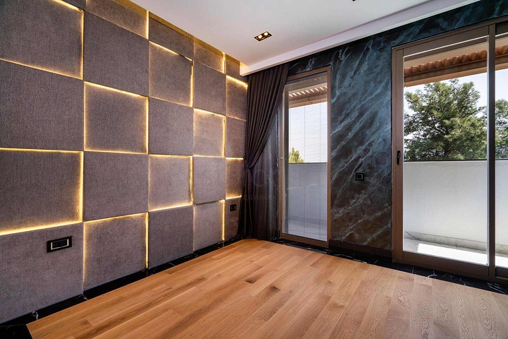 فيلا فسيحة 6 + 1 في منطقة دوشيميالتي-أنطاليا 