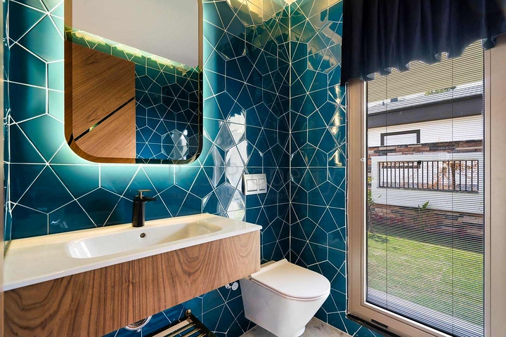 فيلا فسيحة 6 + 1 في منطقة دوشيميالتي-أنطاليا 