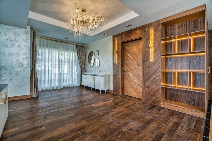 فيلا فسيحة 6 + 1 في منطقة دوشيميالتي-أنطاليا 