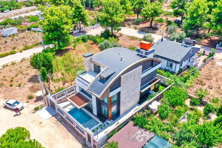 فيلا فسيحة 6 + 1 في منطقة دوشيميالتي-أنطاليا 